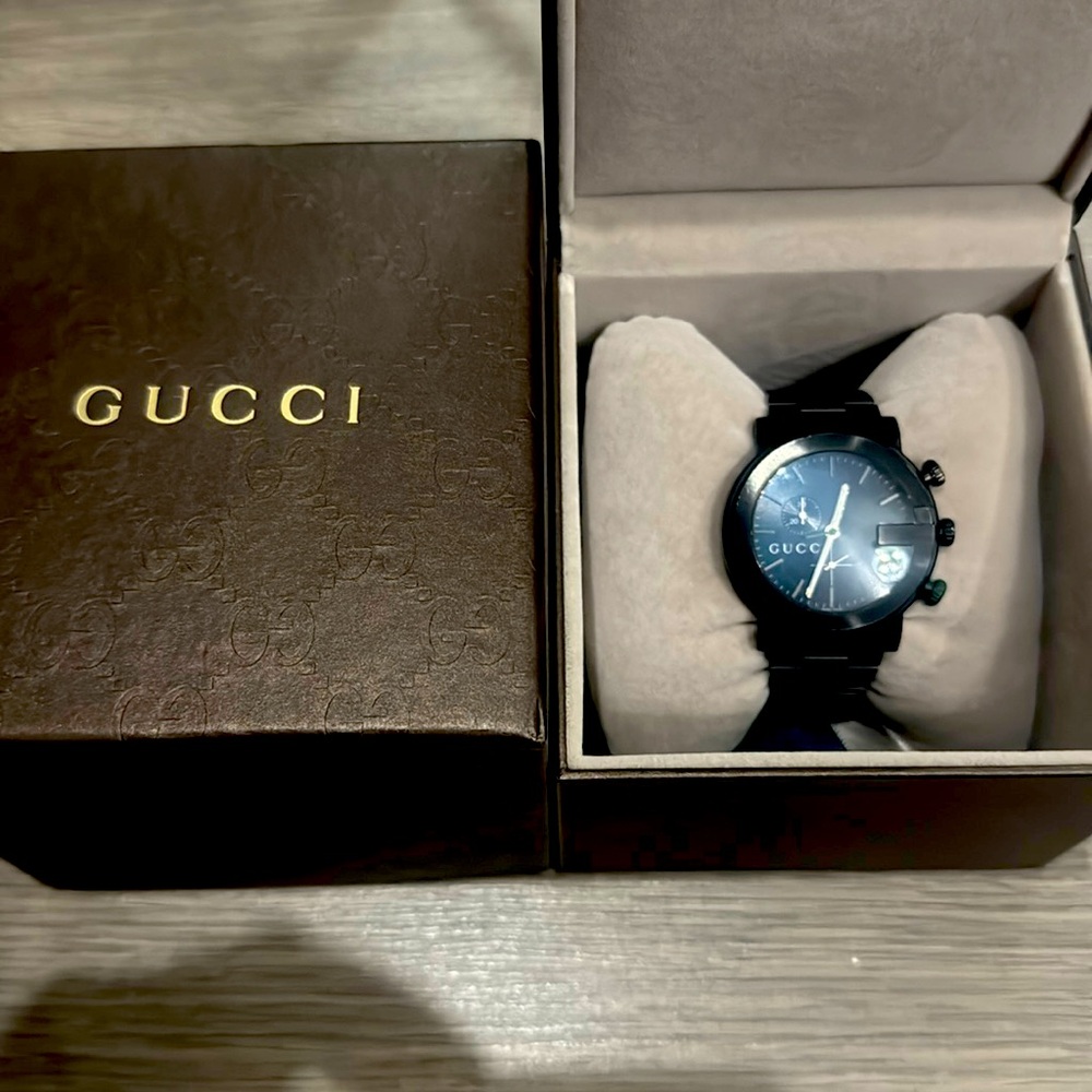 Men’s Gucci Black Stainless Steel Watch – Minimalist Dial w/ Box